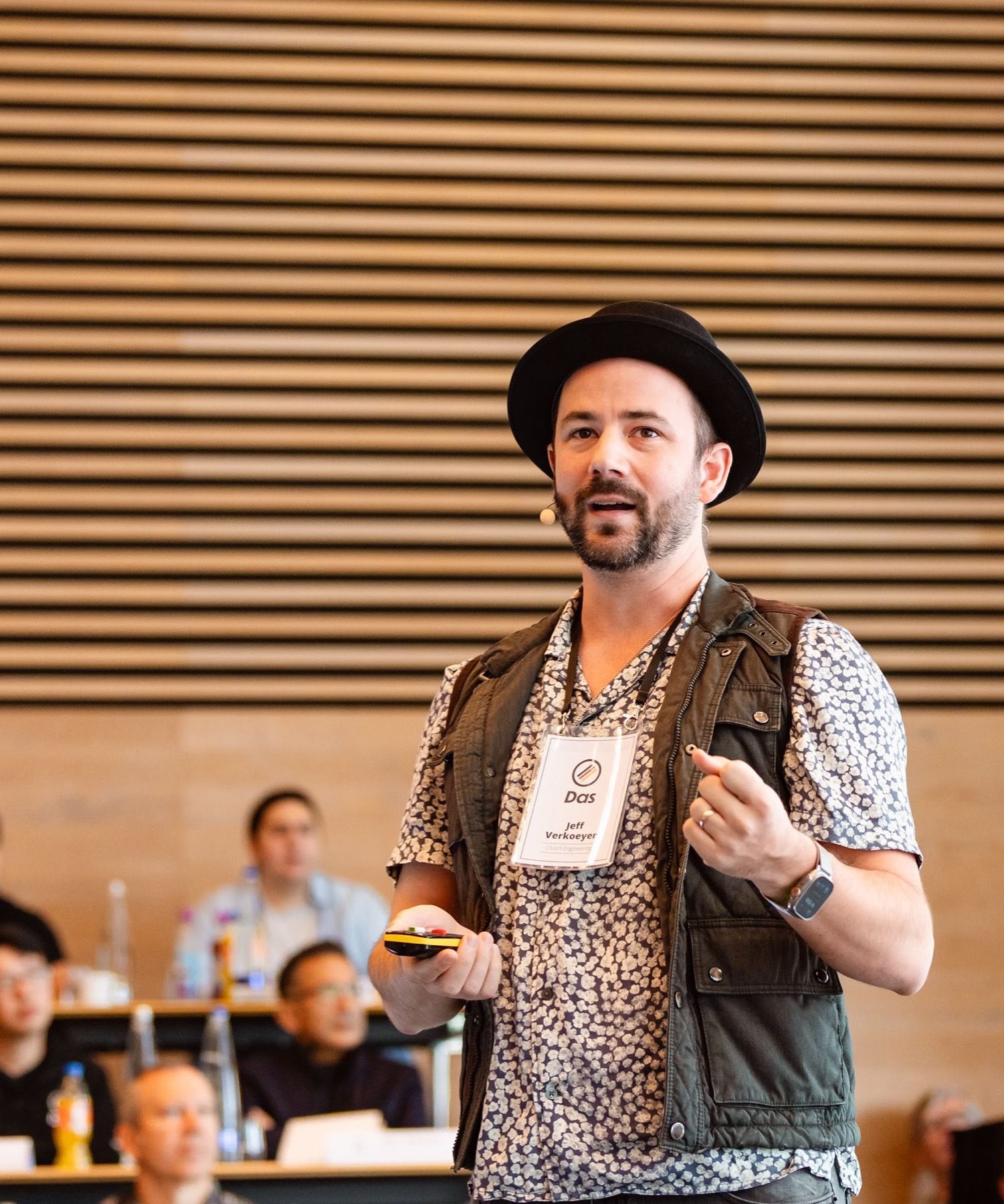 Jeff Verkoeyen speaking at Das Tegernsee in 2025
